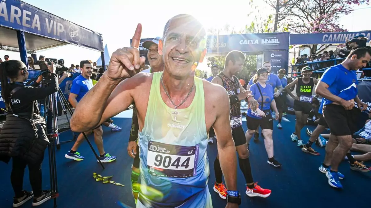 Vanderlei Cordeiro de Lima: medalhista olímpico é embaixador da Corrida Integração - Crédito de foto: Rogério Capela