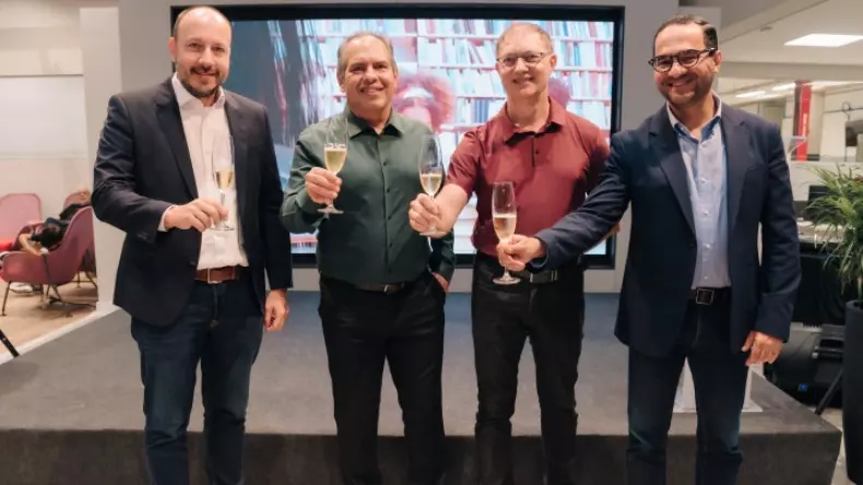 Gustavo Ramos Perissinotto, prefeito de Rio Claro, Evandro Garms, diretor do Grupo Germânica, Evandro Maggio, presidente da Toyota do Brasil, José Ricardo Gomes diretor regional da Toyota - Crédito: Divulgação