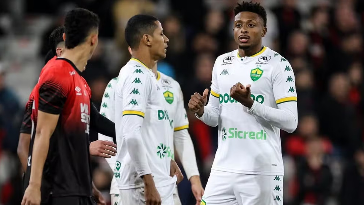 Botafogo confirma contratação do zagueiro Gui Mariano como reforço para 2026 Botafogo confirma contratação do zagueiro Gui Mariano como reforço para 2026