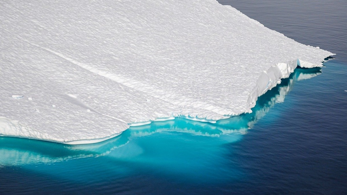 Ao Oni Iceberg