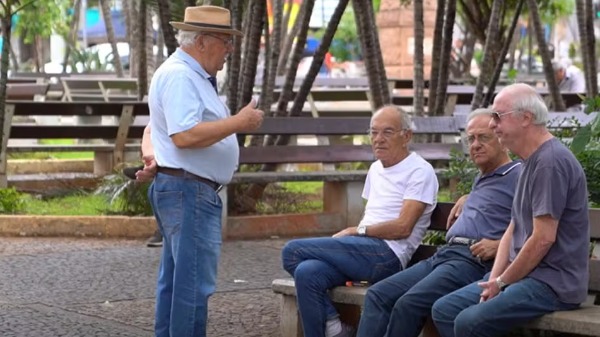 Longevidade cresce no Brasil e socialização aparece como chave para envelhecer melhor
