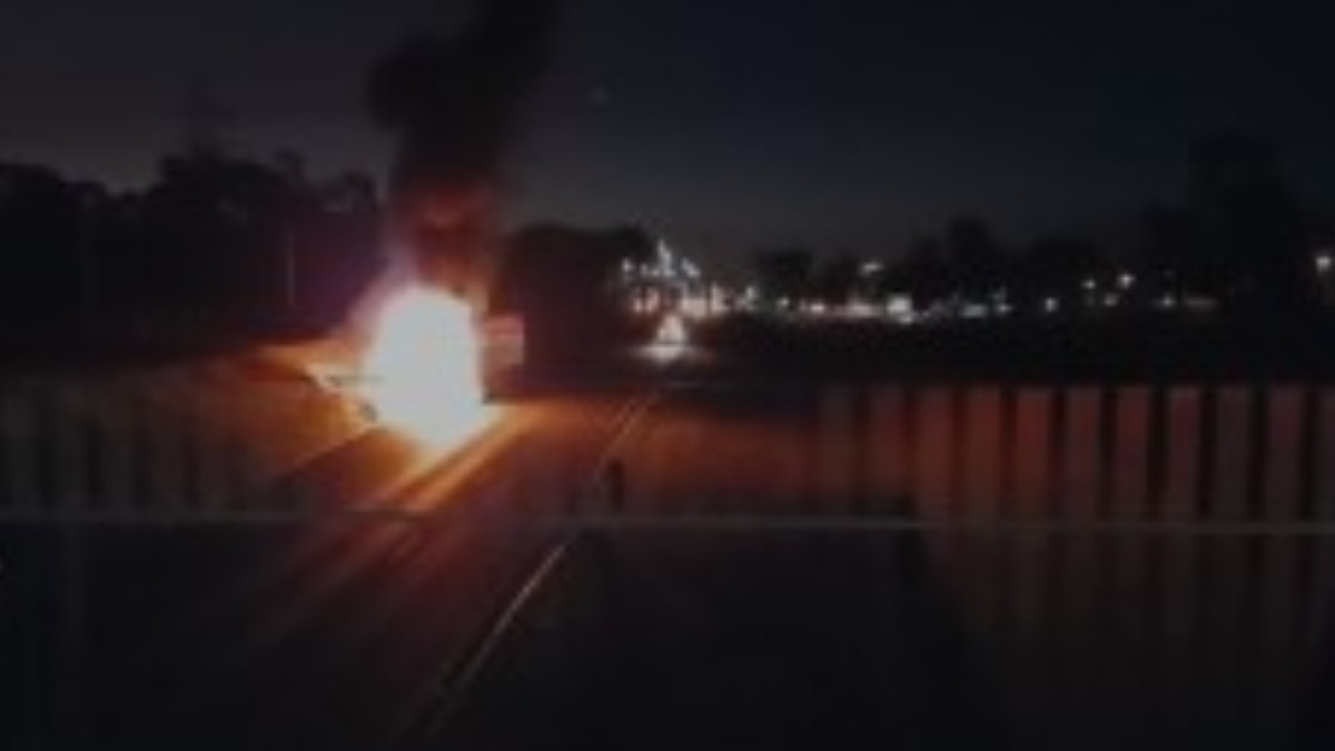 Caminhão pega fogo e interdita trecho da Washington Luís