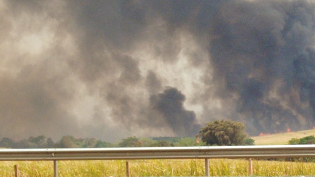 Período de seca aumenta preocupação com riscos de incêndios nas rodovias