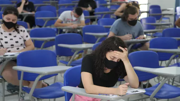 Pedido da taxa de isenção no Enem 2022 começa na segunda-feira