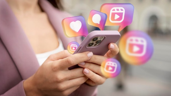 Como a ultra exposição nas redes sociais podem afetar a carreiras de jovens?