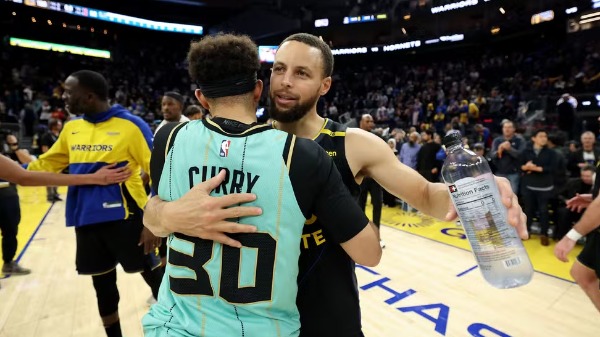 Curry em dose dupla no Golden State Warriors e Wembanyama ainda maior que na temporada passada