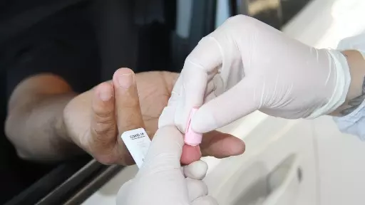 Jaguariúna faz teste de covid em profissionais da educação