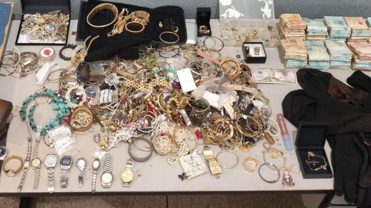 Assaltantes invadem casa de idosos e fogem com mais de R$ 1 milhão em joias em Jardinópolis
