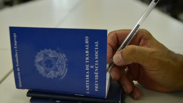 CAGED aponta queda na criação de empregos formais em julho