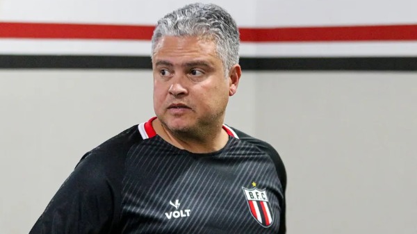 José Leão, auxiliar técnico do Botafogo-SP - Foto: João Victor Cristovão/Agência Botafogo