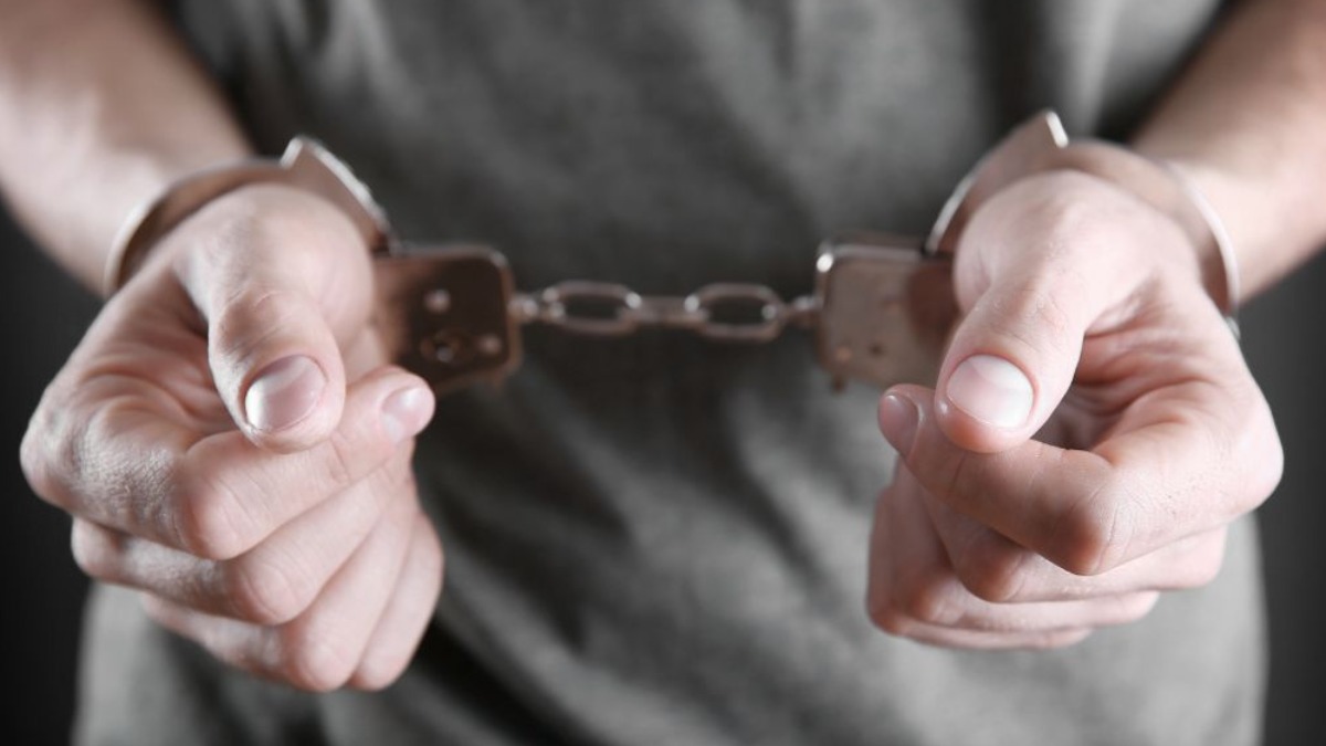 Quais os motivos que levam jovens a se envolverem em atividades criminosas?