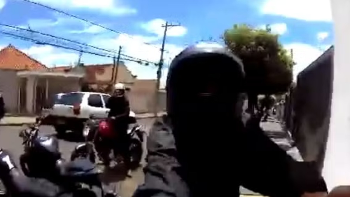 Jovem, de 21 anos, filma roubo da própria moto com câmera no capacete em Jaboticabal