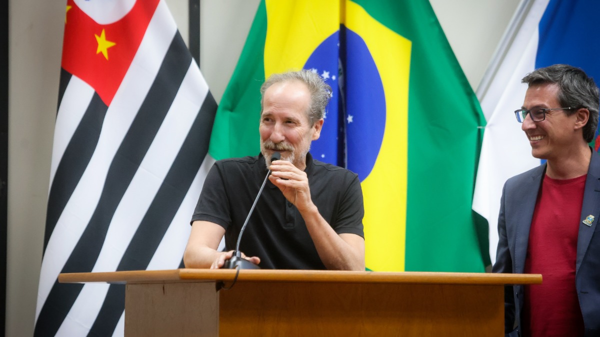Cantor e compositor Kiko Zambianchi participa de sessão da Câmara de Ribeirão desta segunda (13)
