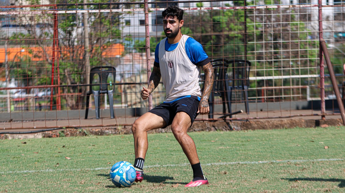 Patrick Brey deixa futuro na mão de empresário e diz que foco está apenas no jogo contra o Santos