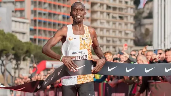 Cheptegei impressiona em teste de 10km e bate recorde