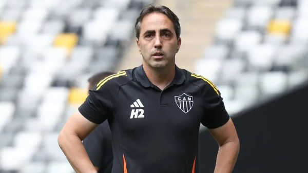 Formar jogadores para o futebol contemporâneo