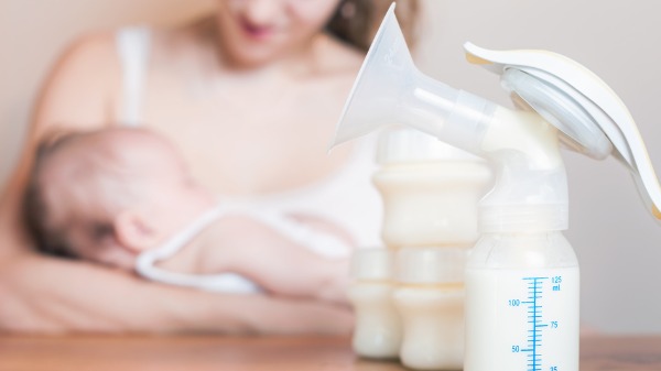 É seguro doar e receber leite materno durante a pandemia? - BabyHome - Foto: DIVULGAÇÃO/SHUTTERSTOCK