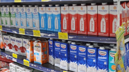 Economista explica motivos e consequências do aumento no preço leite