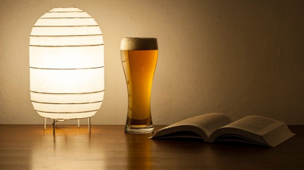 Ler é fonte essencial de conteúdo até mesmo para apreciar cervejas