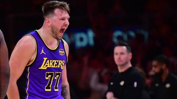Chegada de Luka Doncic embala Los Angeles Lakers com sequência de seis vitórias