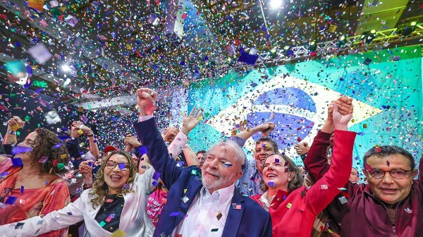 "Precisamos caminhar ao encontro da democracia", afirma Edinho sobre pré-candidatura de Lula à presidência