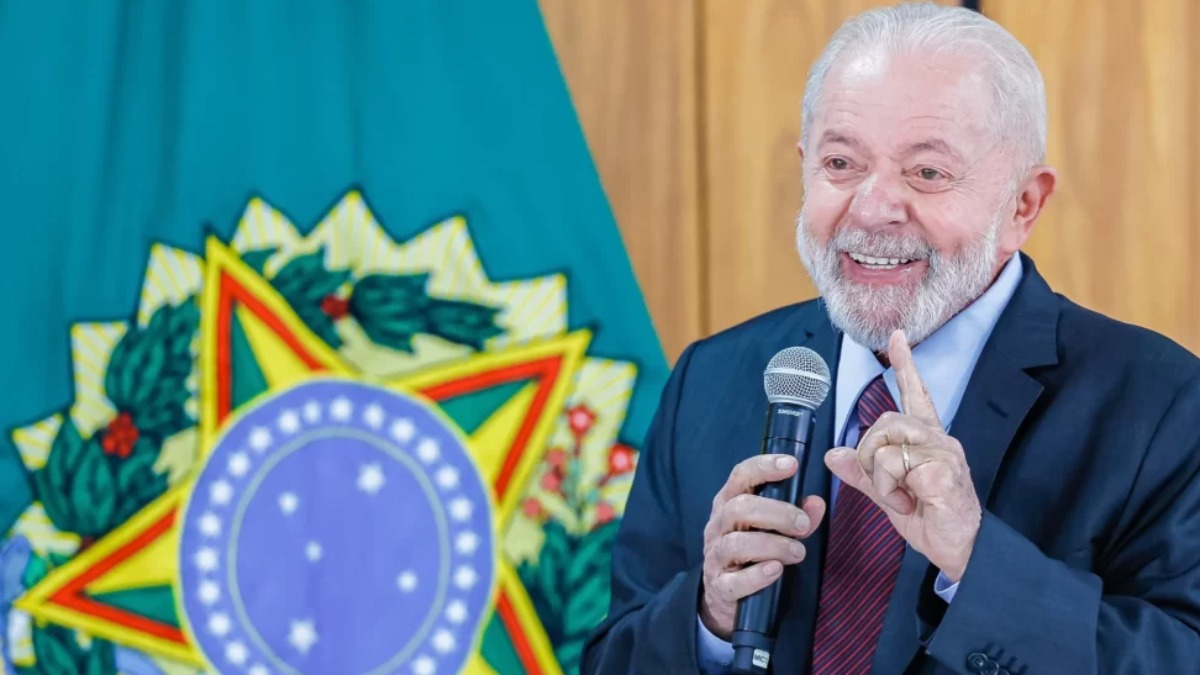 Lula visita a região para assinar ordem de serviço de drenagem em avenida