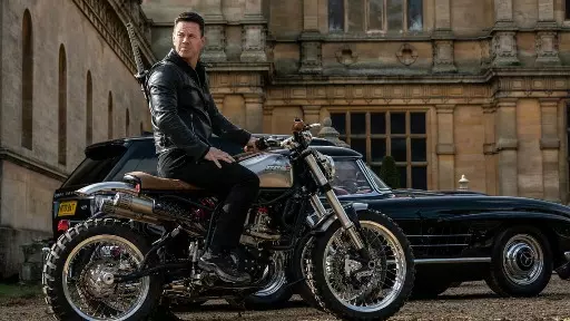 Mark Wahlberg descobre o segredo de suas vidas passadas em "Infinito"