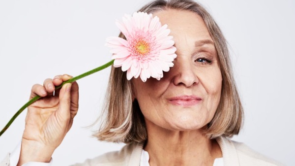 É verdade que as mulheres que chegaram à menopausa devem consumir menos calorias?