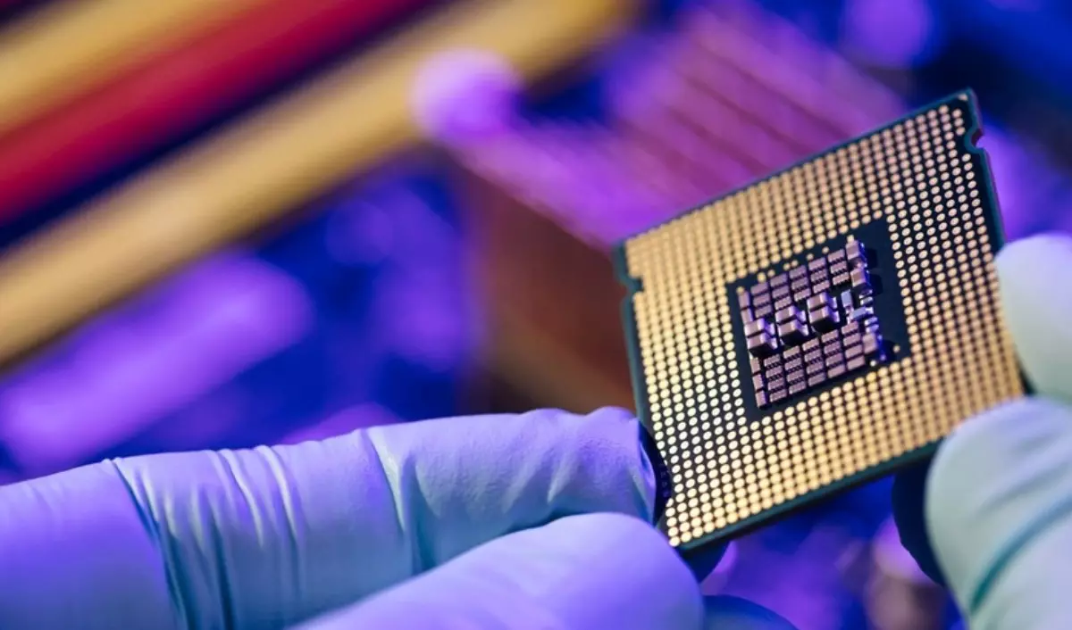 A falta de semicondutores pode paralisar a fabricação de veículos novos (Divulgação) 