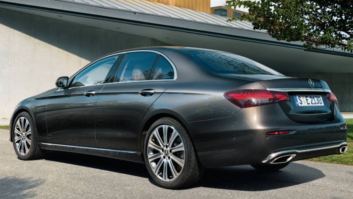 Clássico Mercedes E300 tem muito requinte, luxo e baixo consumo 2