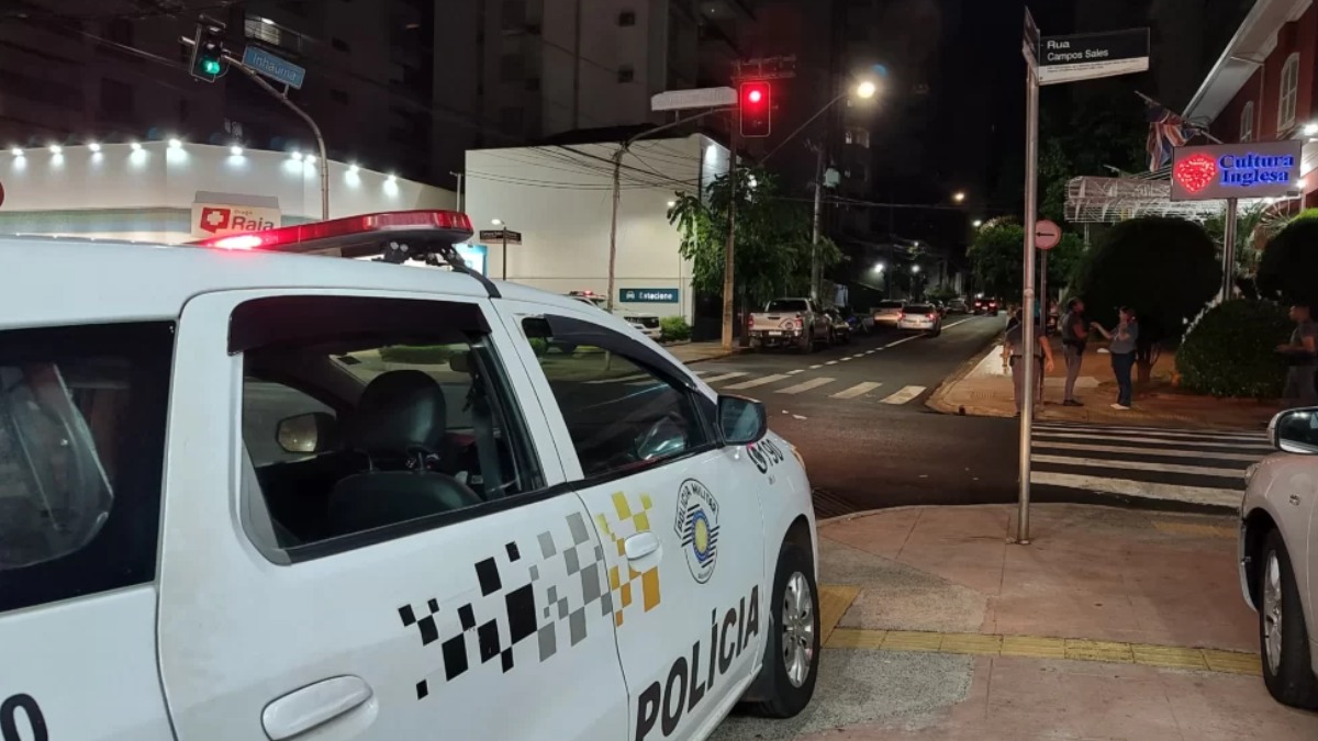 Motociclista é baleado após discussão no trânsito no Centro de Ribeirão Preto