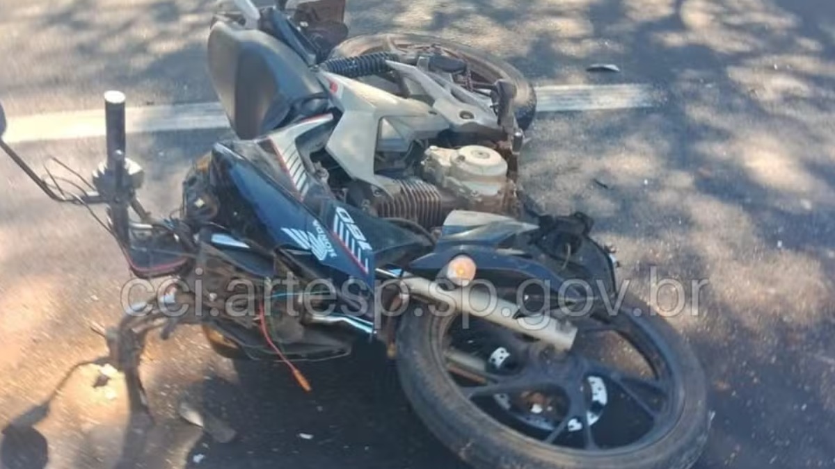Motociclista morre após bater em traseira de caminhão em São Carlos