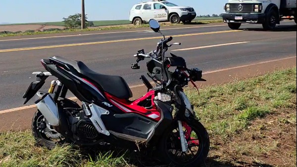 Motociclista de 56 anos morre após bater na lateral de caminhão na rodovia Deputado Cunha Bueno - Foto: PAPO NEWS JABOTICABAL