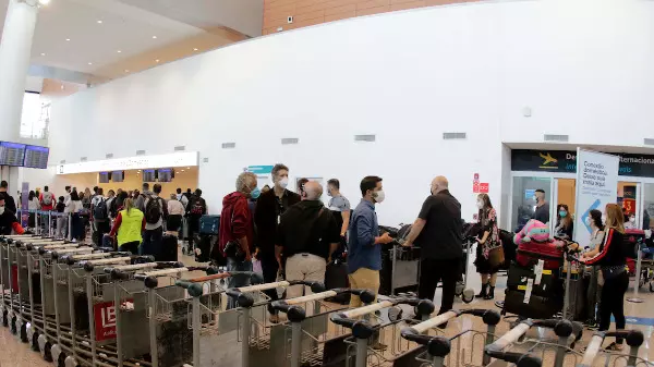 Aeroportos: Governo deixa de exigir quarentena a não vacinados