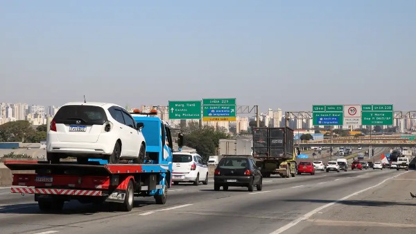 Brasil registra aumento de mais de 20% em acidentes com caminhões e ônibus em rodovias no Brasil