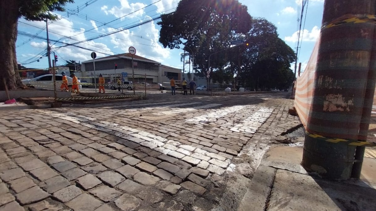 Prefeitura de Ribeirão Preto libera avenida Nove de Julho
