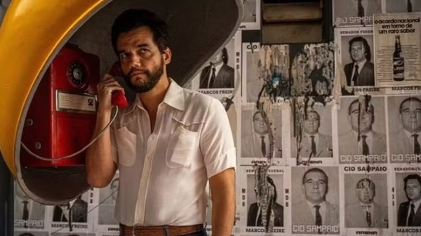 Qual a importância da conquista dos prêmios em Cannes pelo filme "O Agente Secreto" para o Brasil?