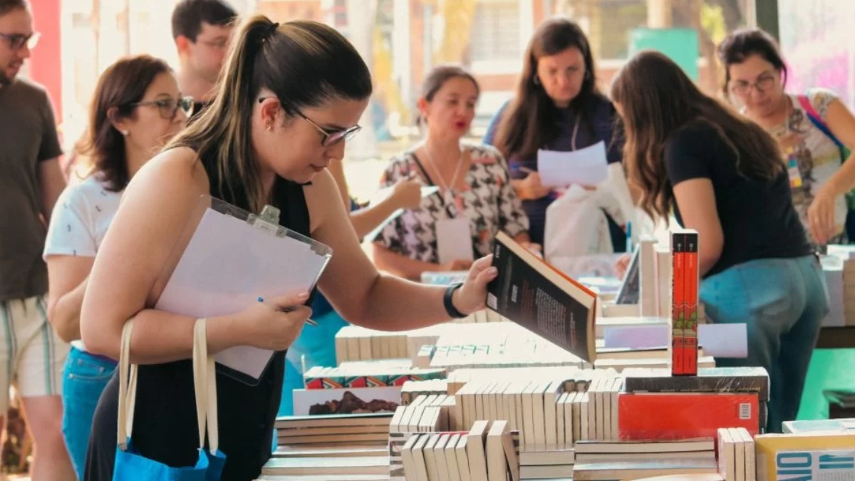 Festa do Livro da USP São Carlos termina neste sábado (23)