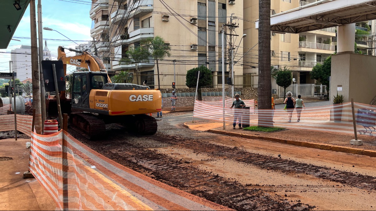 Moradores do Centro precisam pagar estacionamento por conta de obras na região