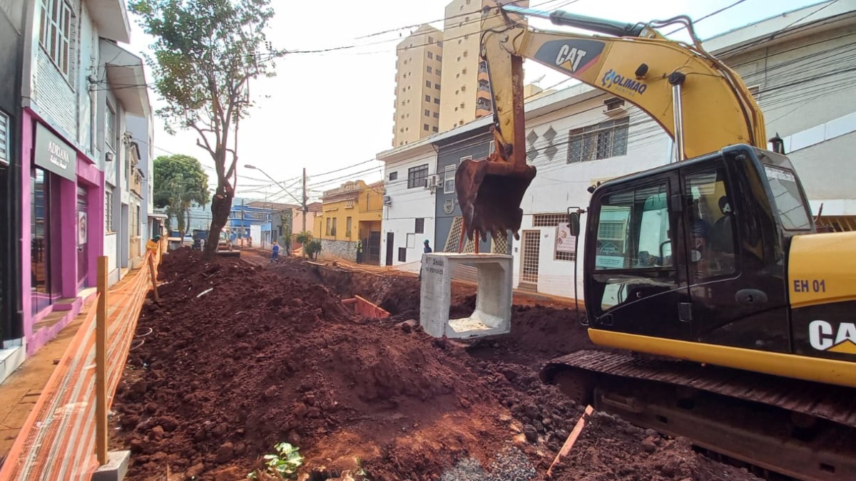 Ribeirão Preto entra no último mês de obras com vários canteiros abertos pela cidade