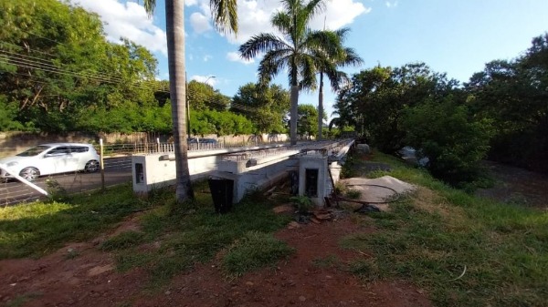 Obra de pontes na Via Norte e na Presidente Kennedy estão paradas há de três meses - Foto: Samuel Santos/CBN Ribeirão