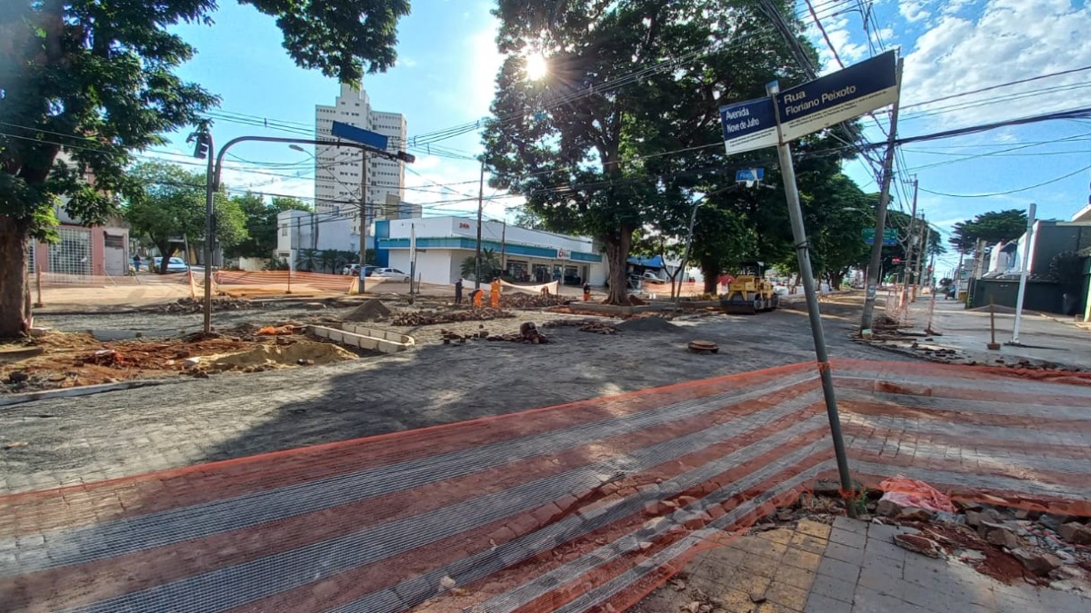 Qual o andamento das obras de revitalização da avenida Nove de Julho?