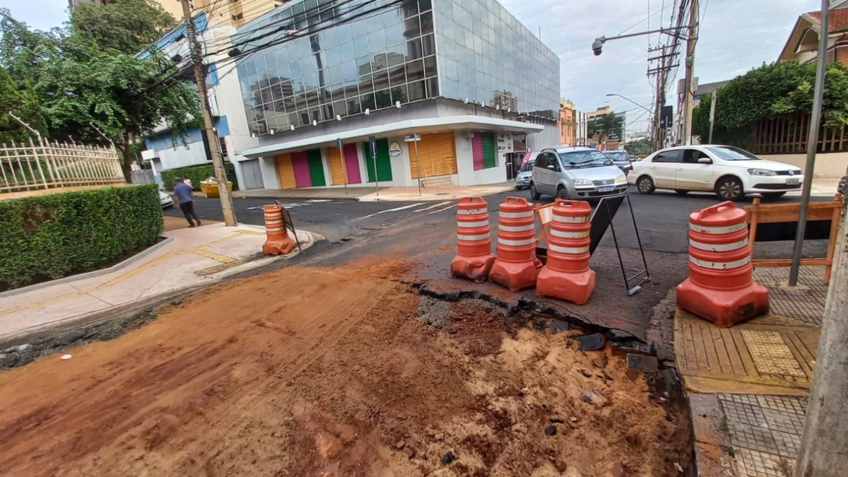 Novo trecho da rua Lafaiete, no Centro, é interditado em Ribeirão