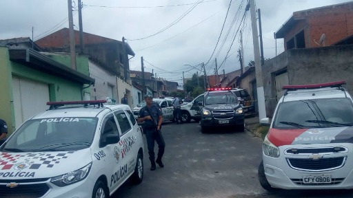 Suspeito é baleado após perseguição e troca de tiros com a PM