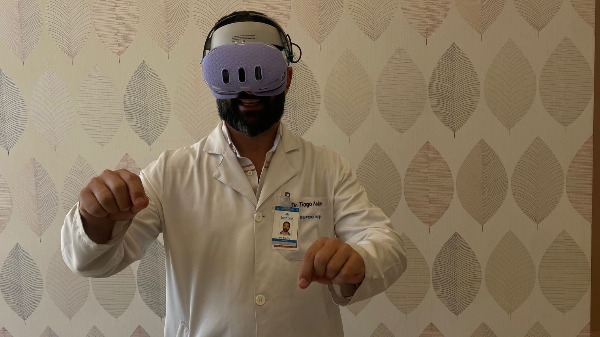 Cirurgia com óculos de realidade aumentada - Foto: Dr. Thiago