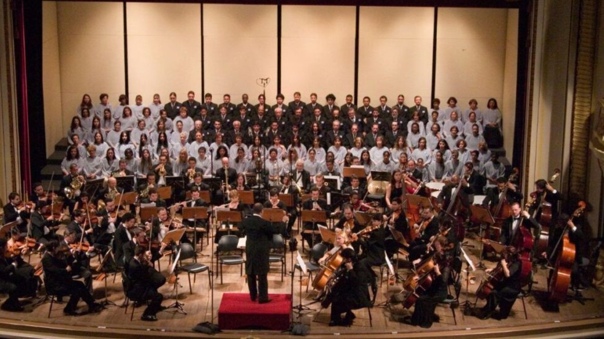 Orquestra sinfônica de Ribeirão apresenta série de concertos internacionais no Theatro Pedro II