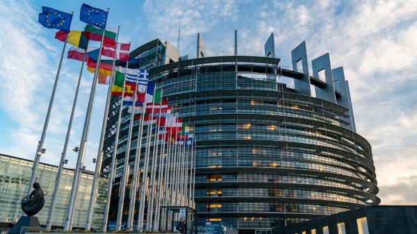 Parlamento Europeu está regulamentando as aplicações na inteligência artificial