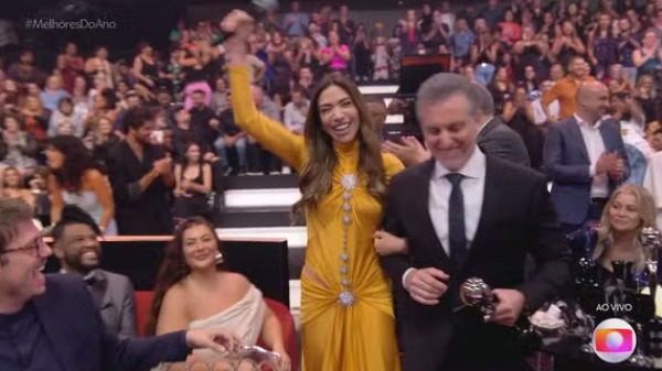 Em ação especial, SBT e Globo realizam homenagem a Silvio Santos em transmissão simultânea