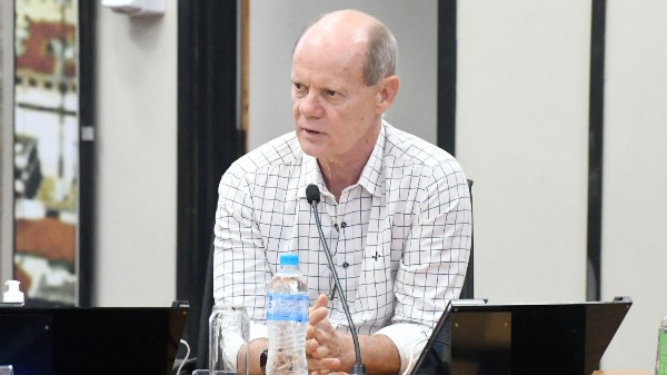 Ex-secretário de Obras, Pedro Pegoraro nega erros em projetos em depoimento na CPI dos Semáforos