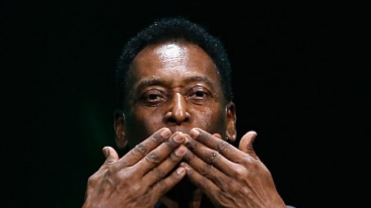 Corpo do Rei Pelé começa a ser velado na Vila Belmiro